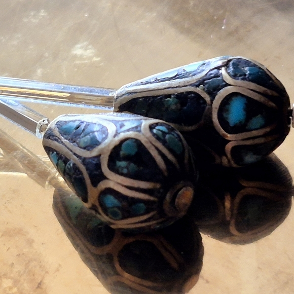 Elegant Silver and Turquoise Earrings - Picture 6 of 8